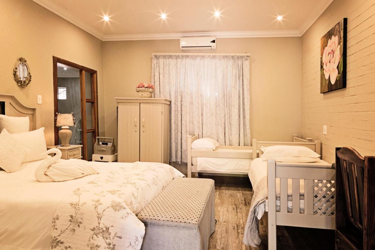 De Loft Guesthouse Piet Retief ภายนอก รูปภาพ